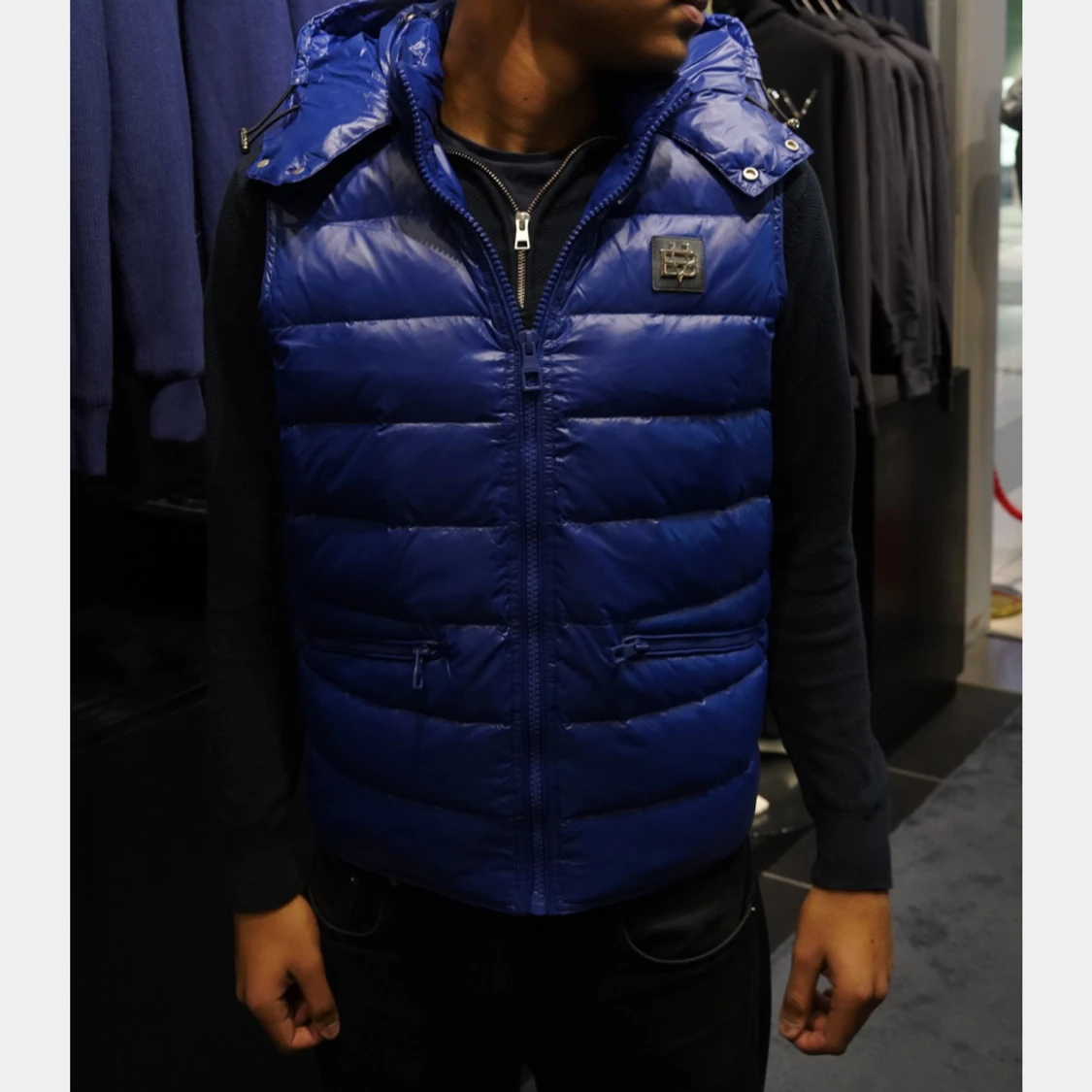 Bvaldi väst med luva helt oanvänd  - 2