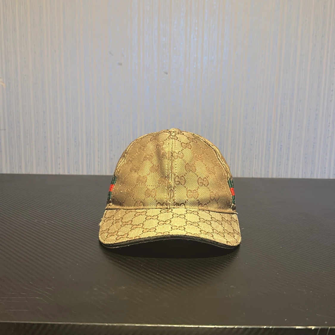 Beige keps från Gucci med monogram - 1