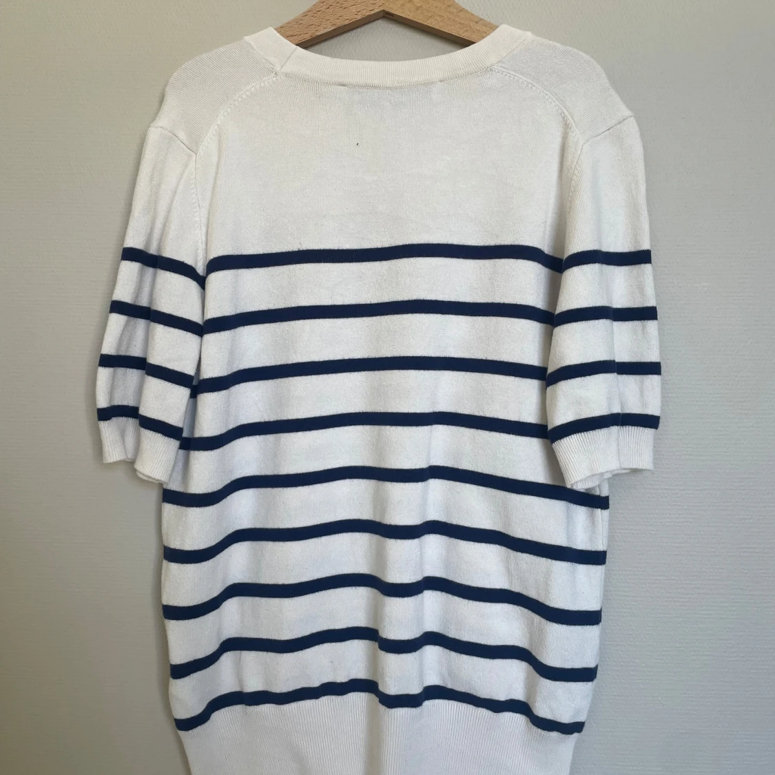 Vit och marinblå randig tröja från Zara - 1