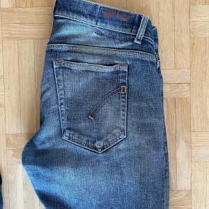 Dondup Jeans - Söljer dessa sköna Dondup Jeans i storlekt 36, men passar 33/34. Säljer dessa pga brist av användning. Pris kan diskuteras!