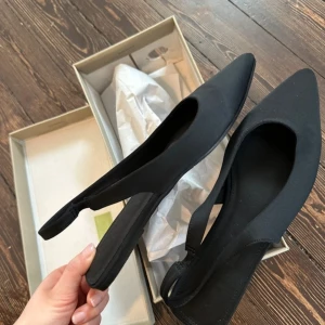 Slingbacks only - Slingbacks only, aldrig använda, prginalförpackningen kommer med