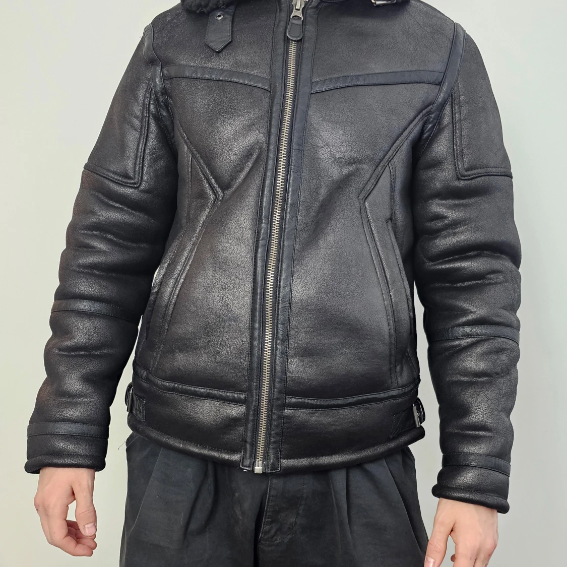 Svart skinnjacka med foder