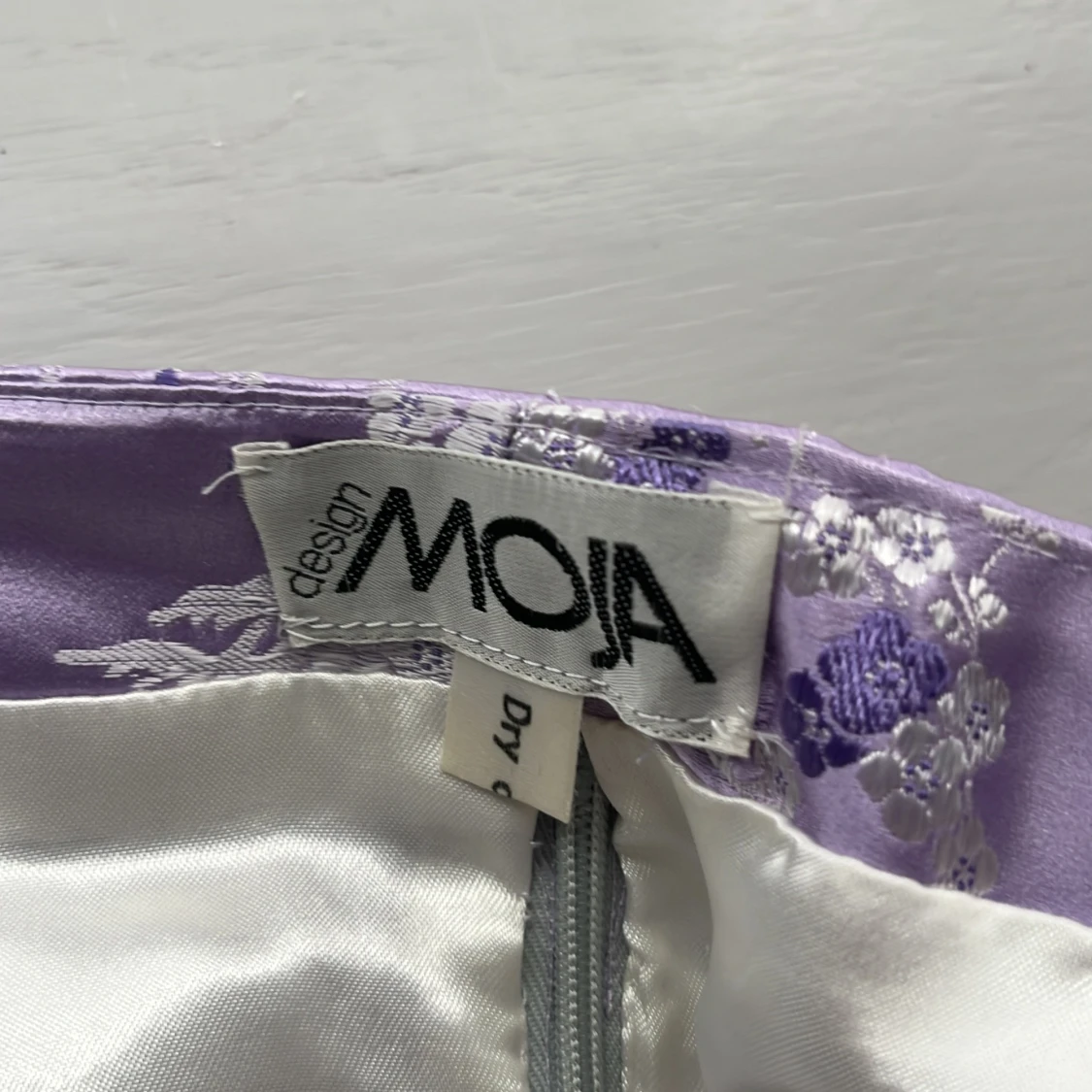 Ljuslila satinlinnetopp från MOJA design - 2