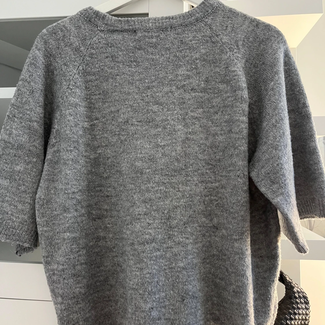 Grå stickad tröja från 157 - 2