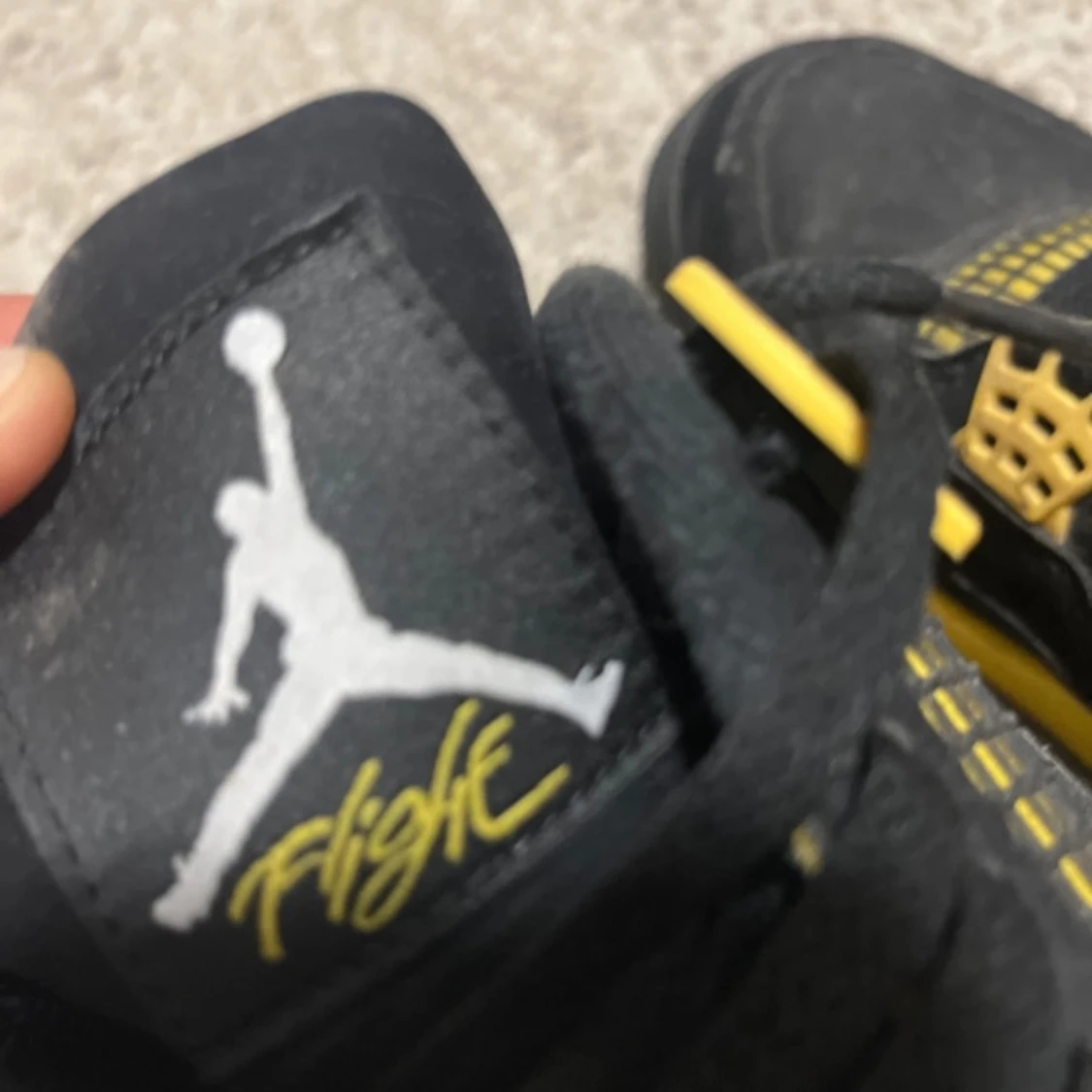 Nike Air Jordan 4 Retro 'Thunder' - 2