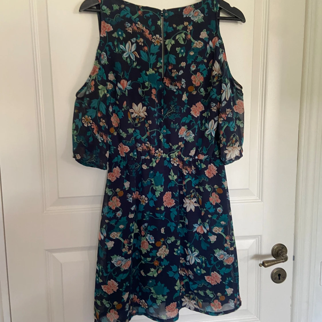 Blommig klänning från H&M Divided - 1