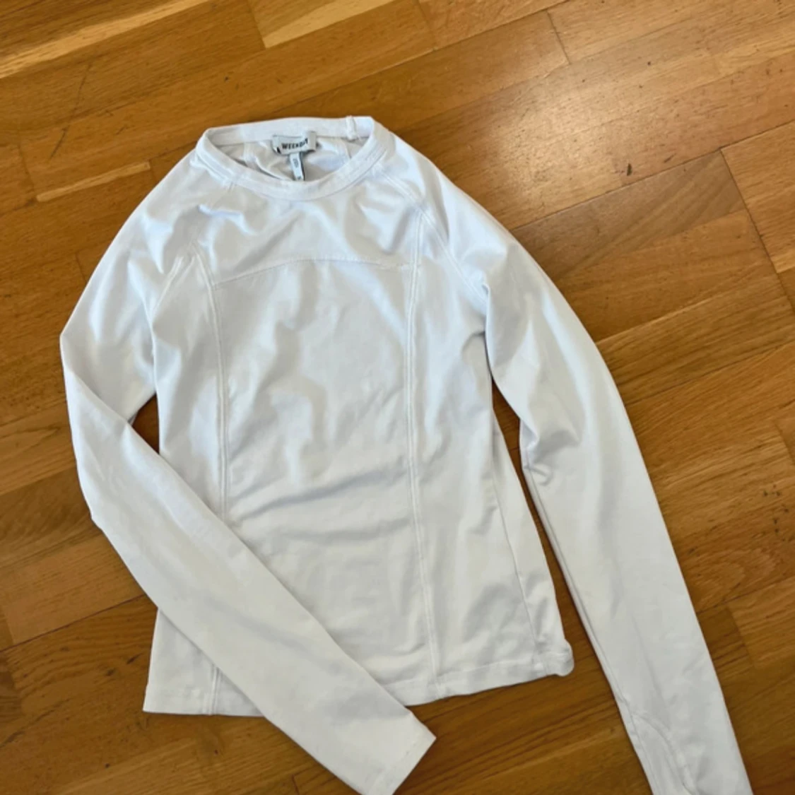 Vit långärmad träningströja från weekday - 1
