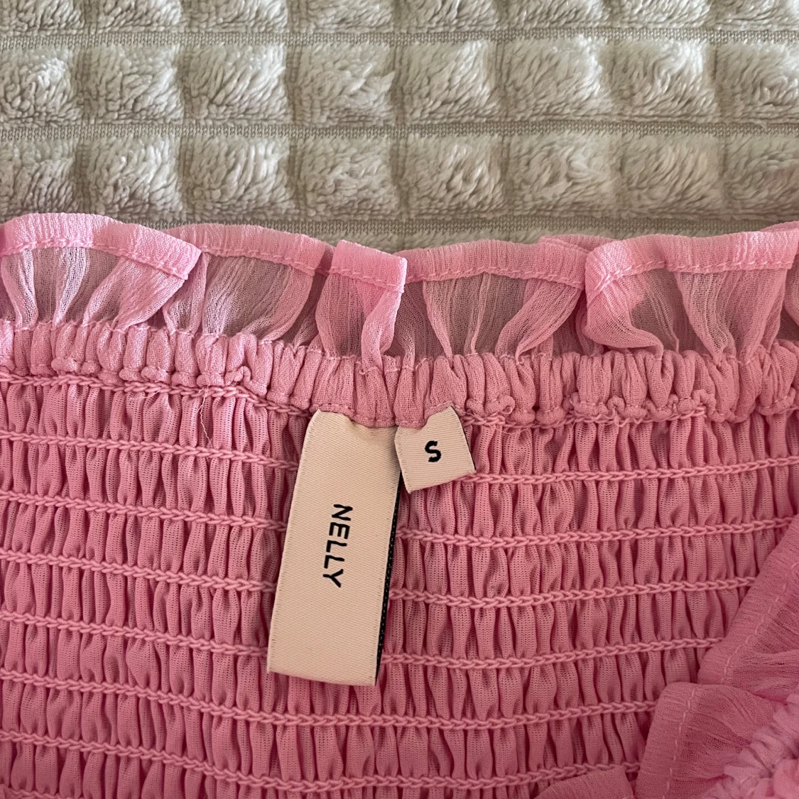 Rosa chiffong tubtopp från Nelly - 2