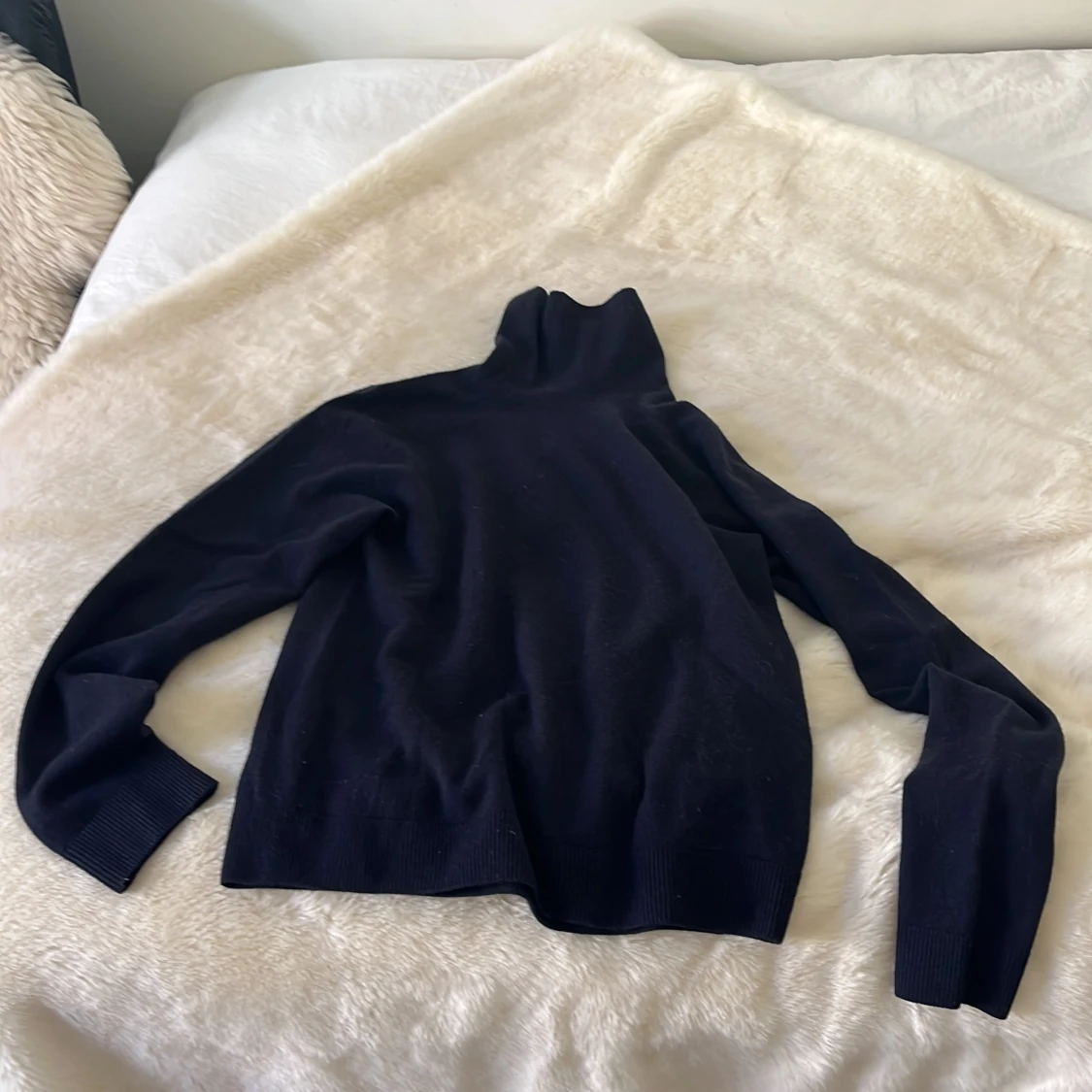 Mörkblå/svart Kashmir polotröja från Uniqlo XS - 2