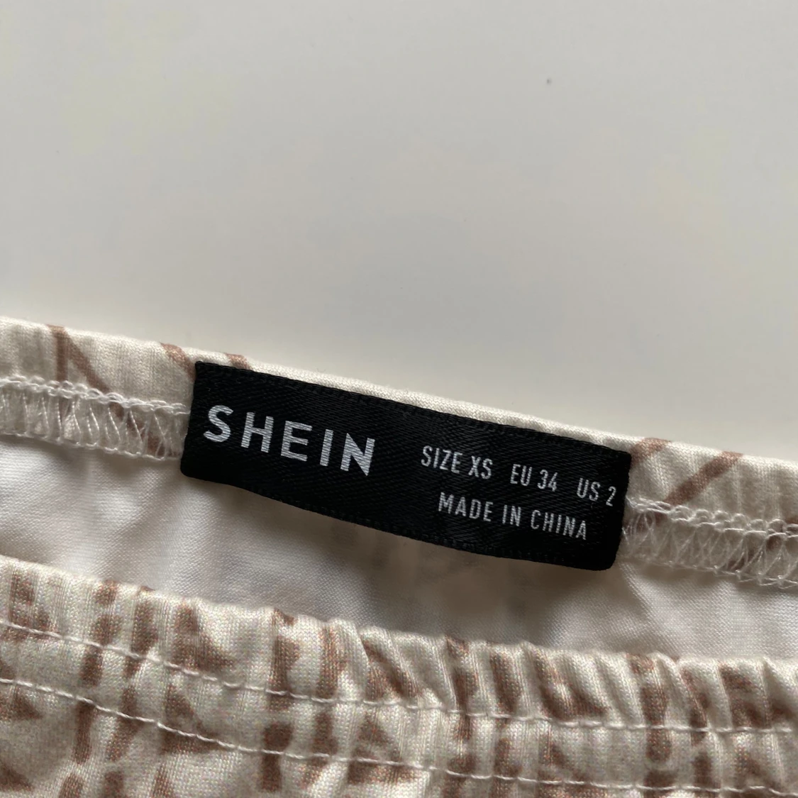 Beige mönstrad topp från SHEIN - 2