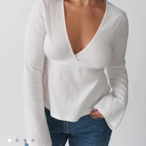 tröja från gina helt ny utan prislapp  - Helt ny utan prislapp