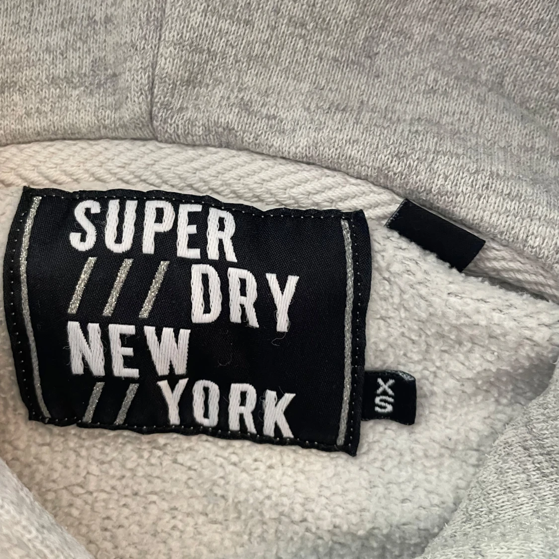 Grå hoodie från Superdry XS - 1