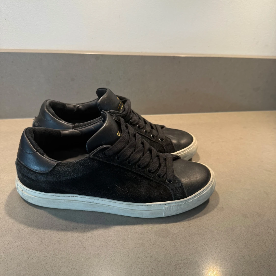 Svarta sneakers från Sandays - 2