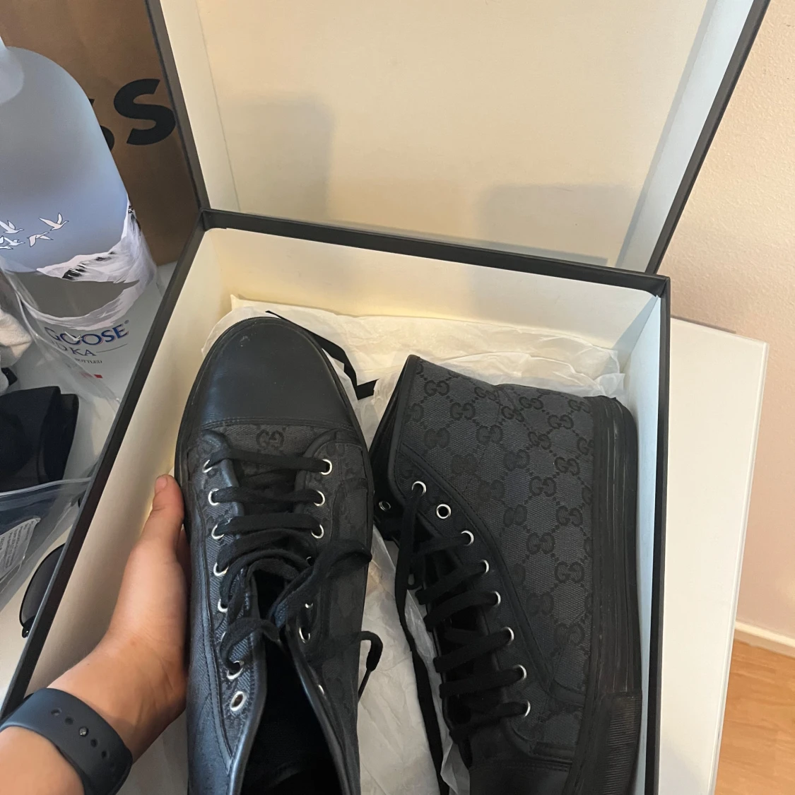 Svarta höga sneakers från Gucci