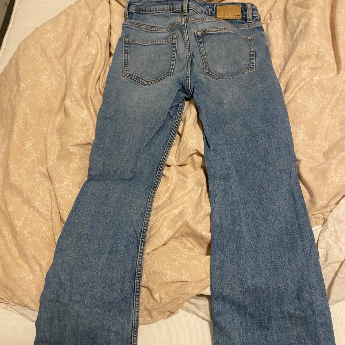 Blåa bootcut jeans - 1