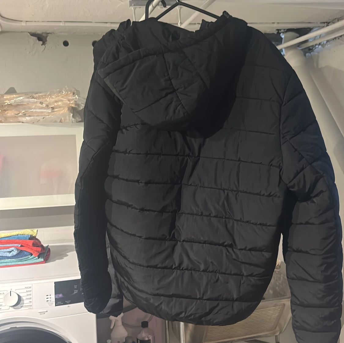 Svart pufferjacka från Lyle & Scott - 1