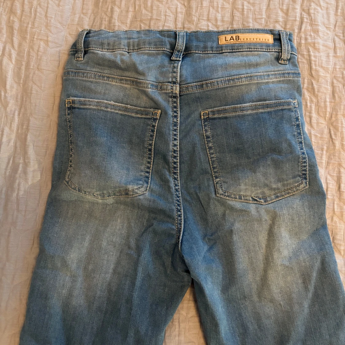 Blå bootcut jeans från LAB Industries - 2