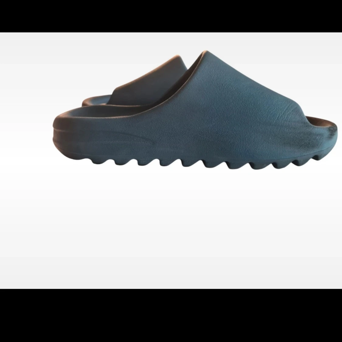 Adidas Yeezy Slide mörkgrå sandaler - 3