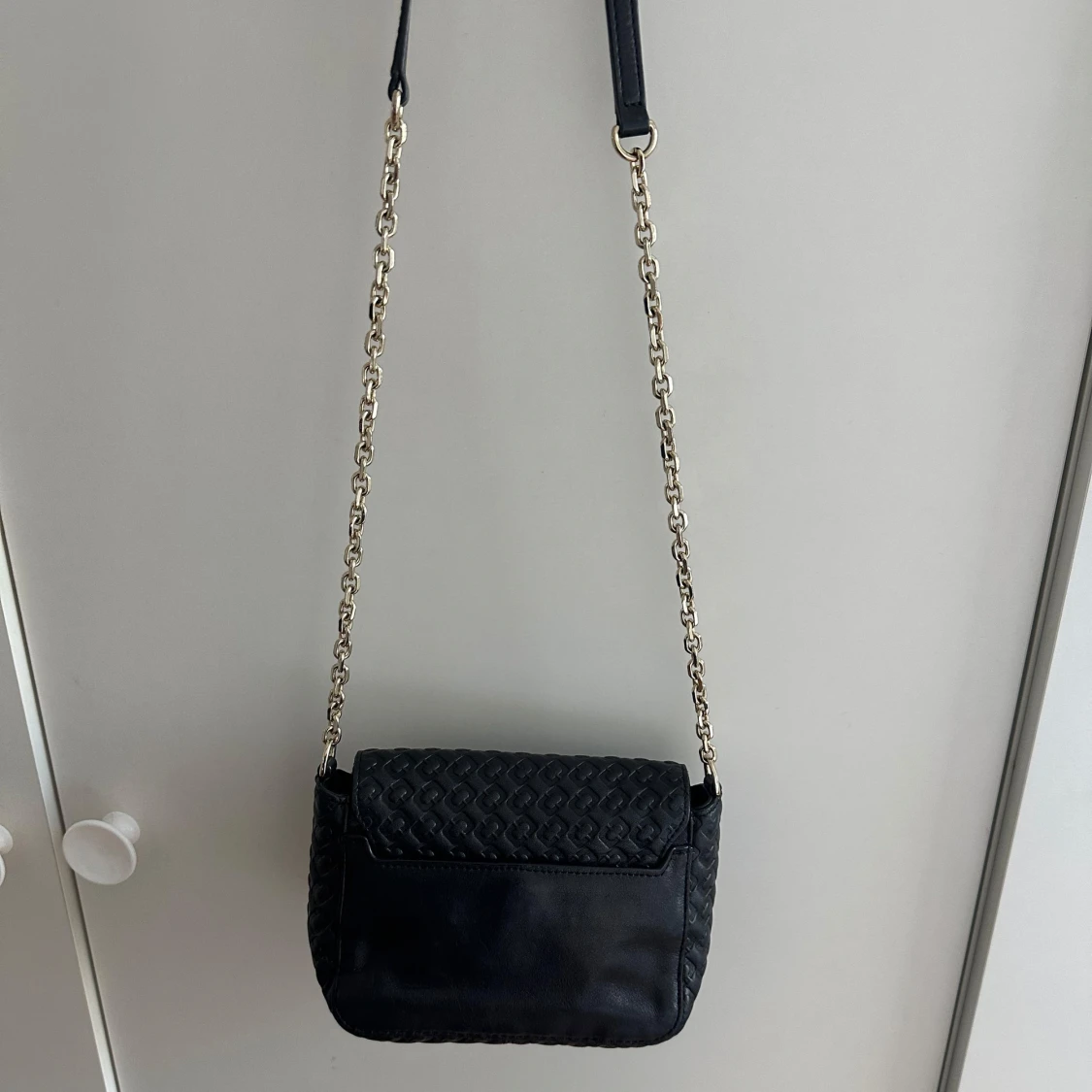 Svart axelväska från Diane von Furstenberg - 1