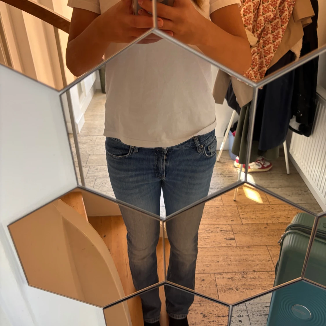 Blå lågmidjade flare jeans