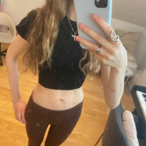 Träningstopp - Svart träningstopp från FB sisters. Aldrig använd så den är i fint skick 🤍