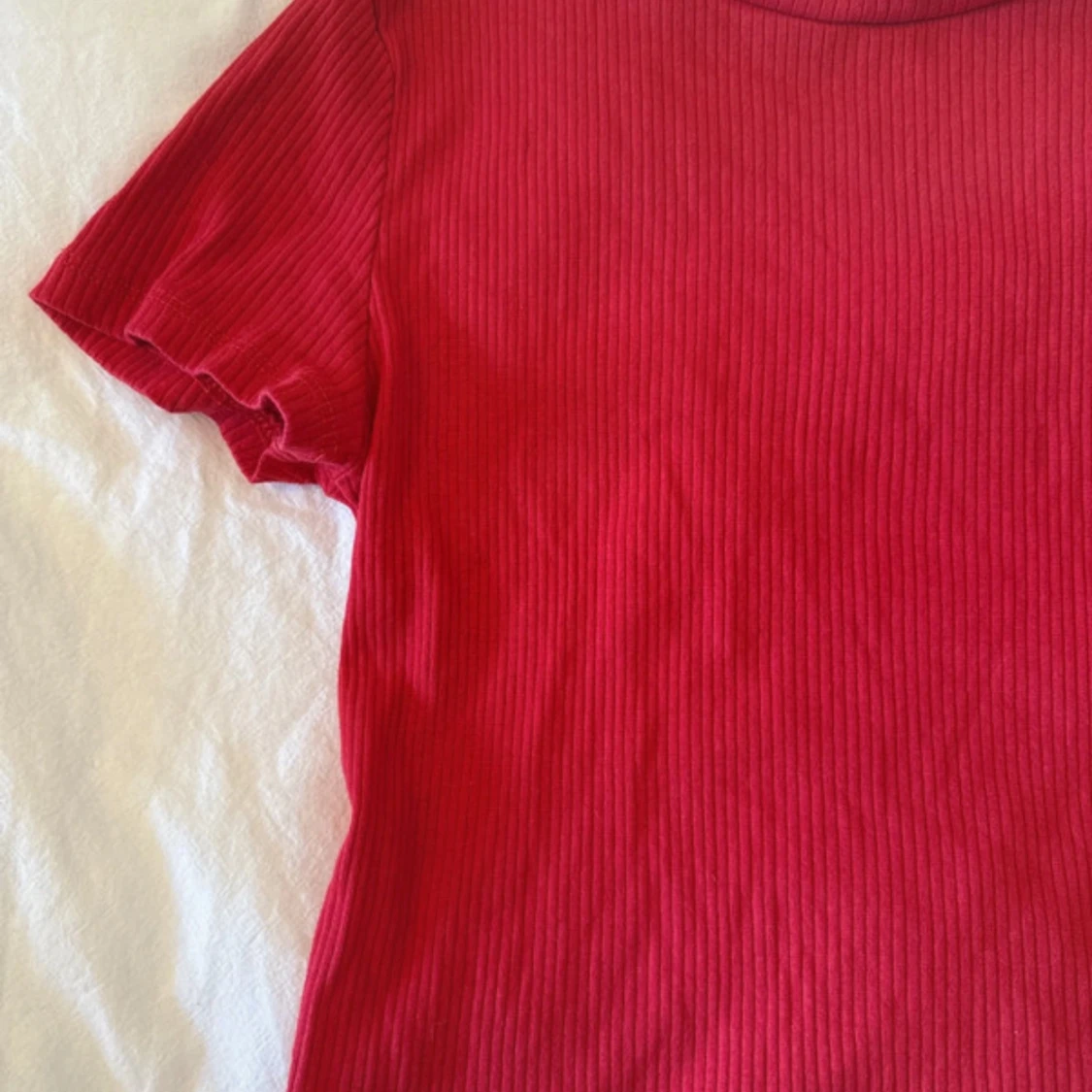 Röd ribbad croppad topp - 1