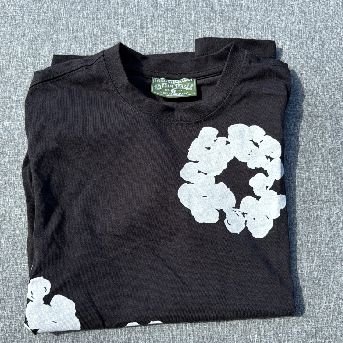 Svart Denim Tears t-shirt med blommor - 3