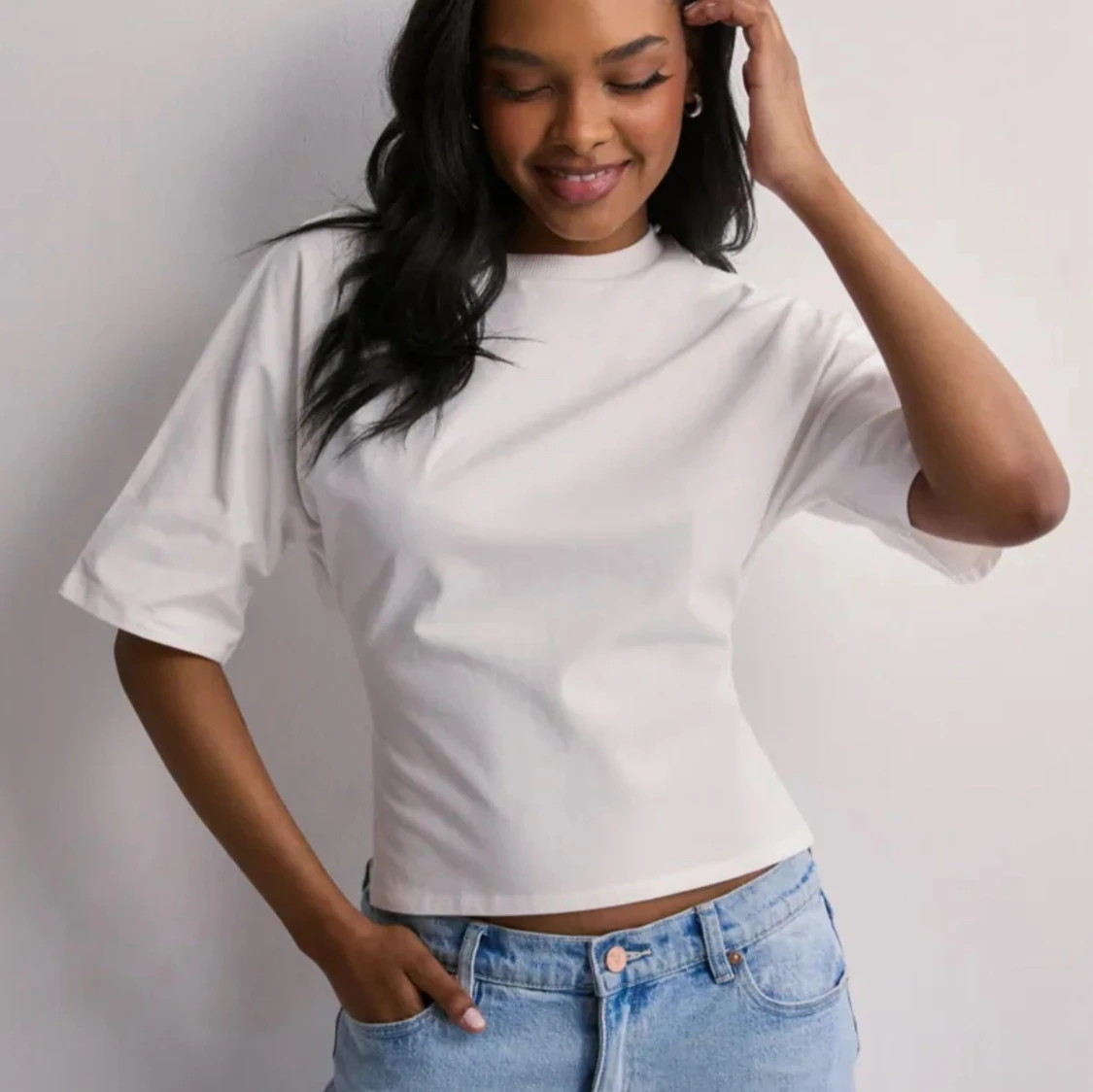 Vit croppad topp med knyt i ryggen - 1