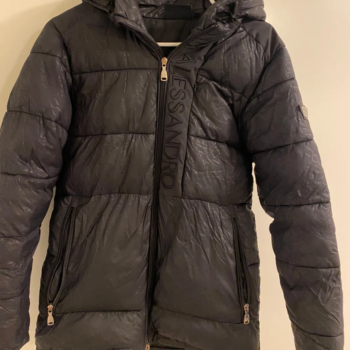 Svart pufferjacka Alessandro Zavetti