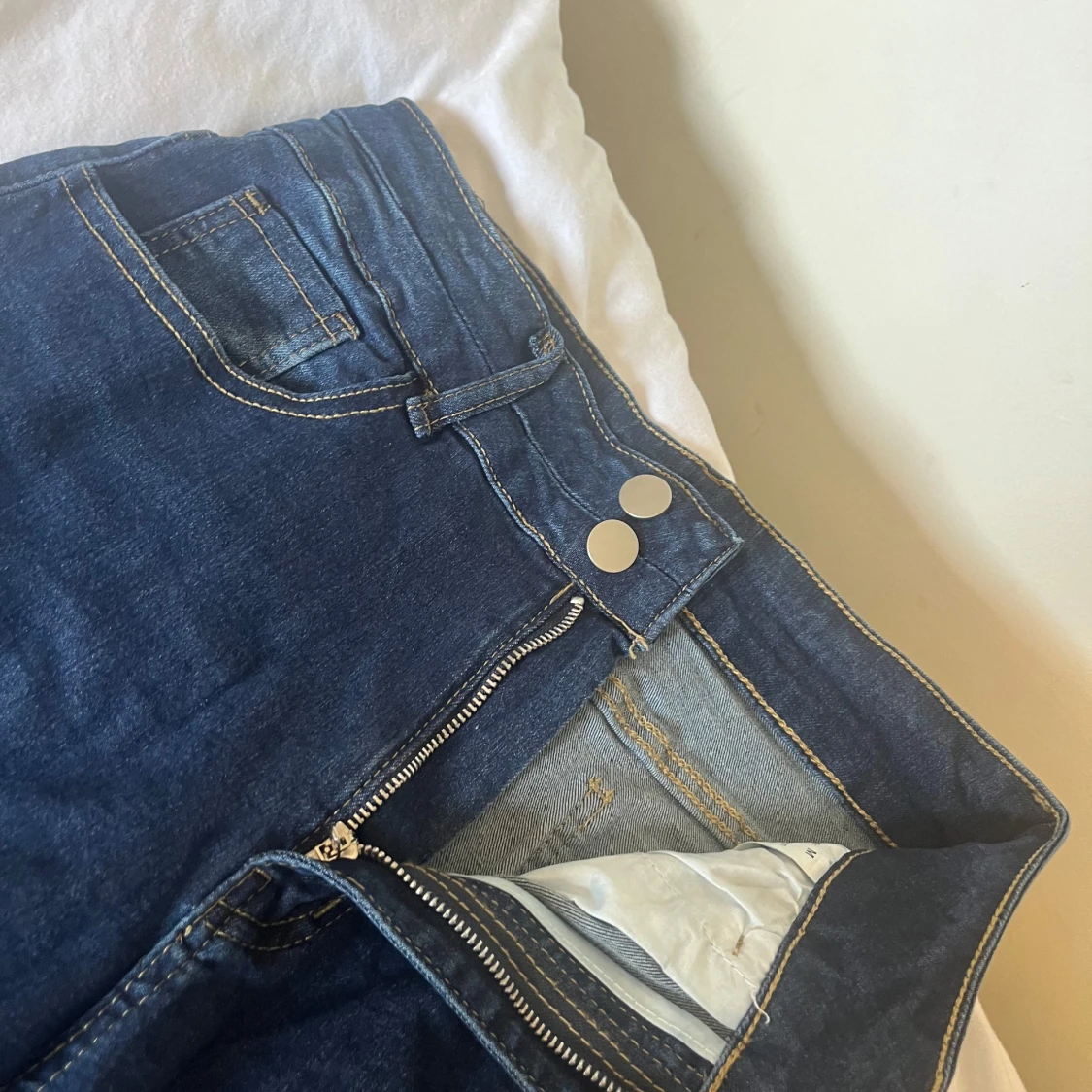 Bootcut jeans i mörkblå denim - 1