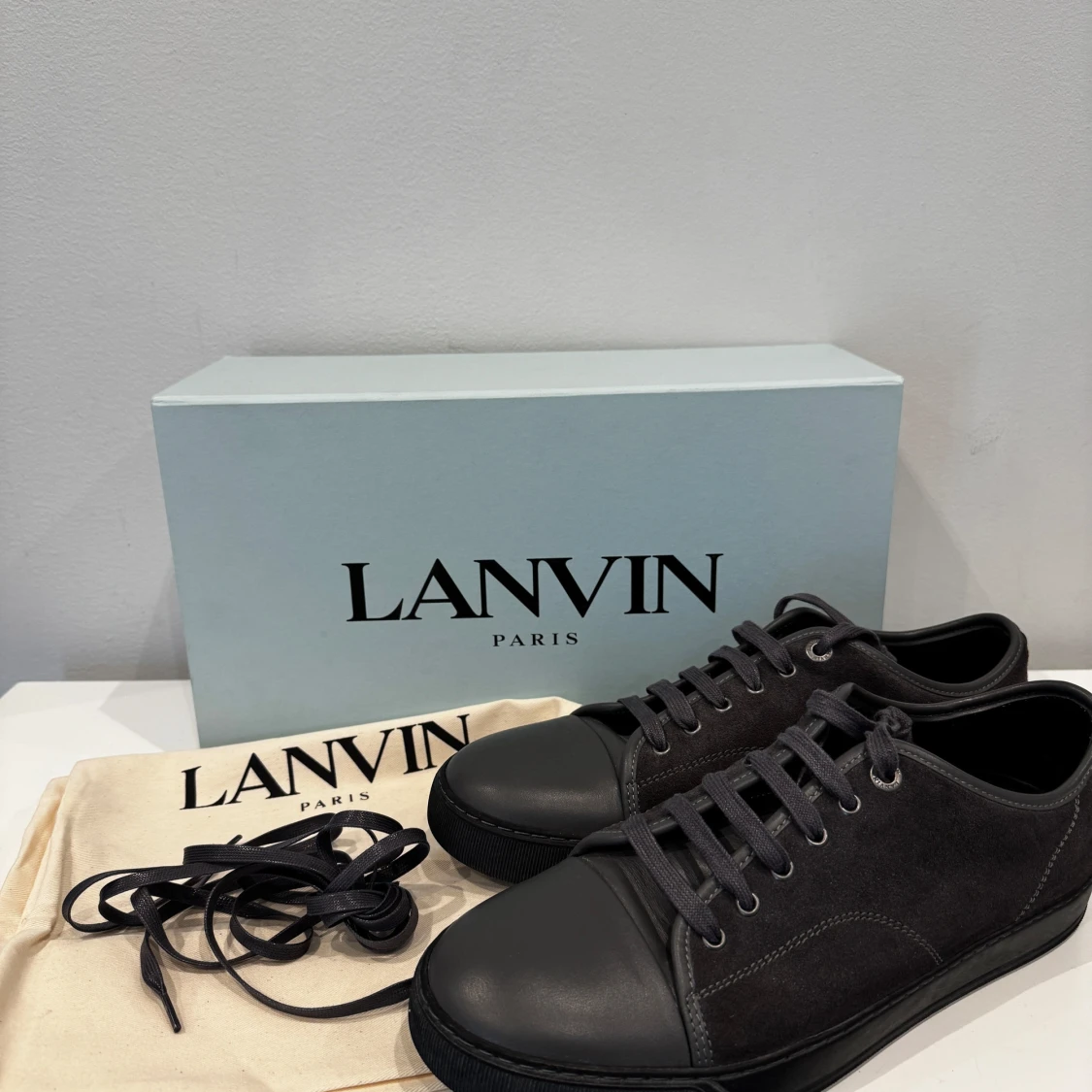 Mörkgrå sneakers från Lanvin  - 1