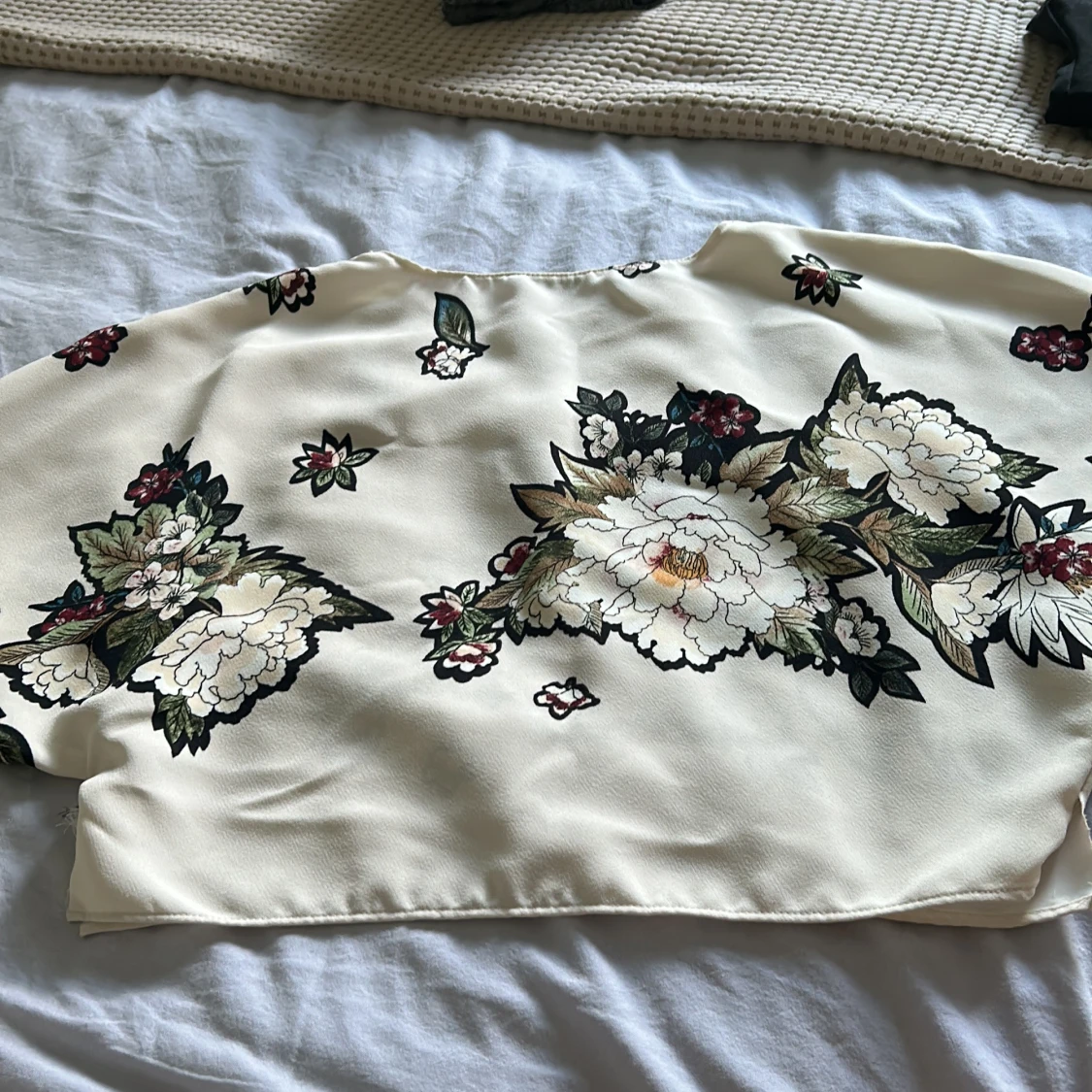 Blommig blus från Zara Basic XS - 1