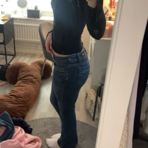 LTB jeans  - Säljer mina LTB jeans, originalpris är 829 kr, de har inga defekter och är använda bara 3 gånger, alltså är de som helt nytt skick, modellen heter Valerie och de är lågmidjade, storlek 28/32 men skulle säga att de är lite mindre egentligen, skriv till mig om ni har frågor💖