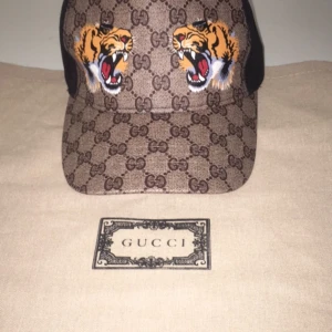 Gucci Keps - Helt oanvänd tiger gucci keps, priset kan diskuteras, skriv för frågor