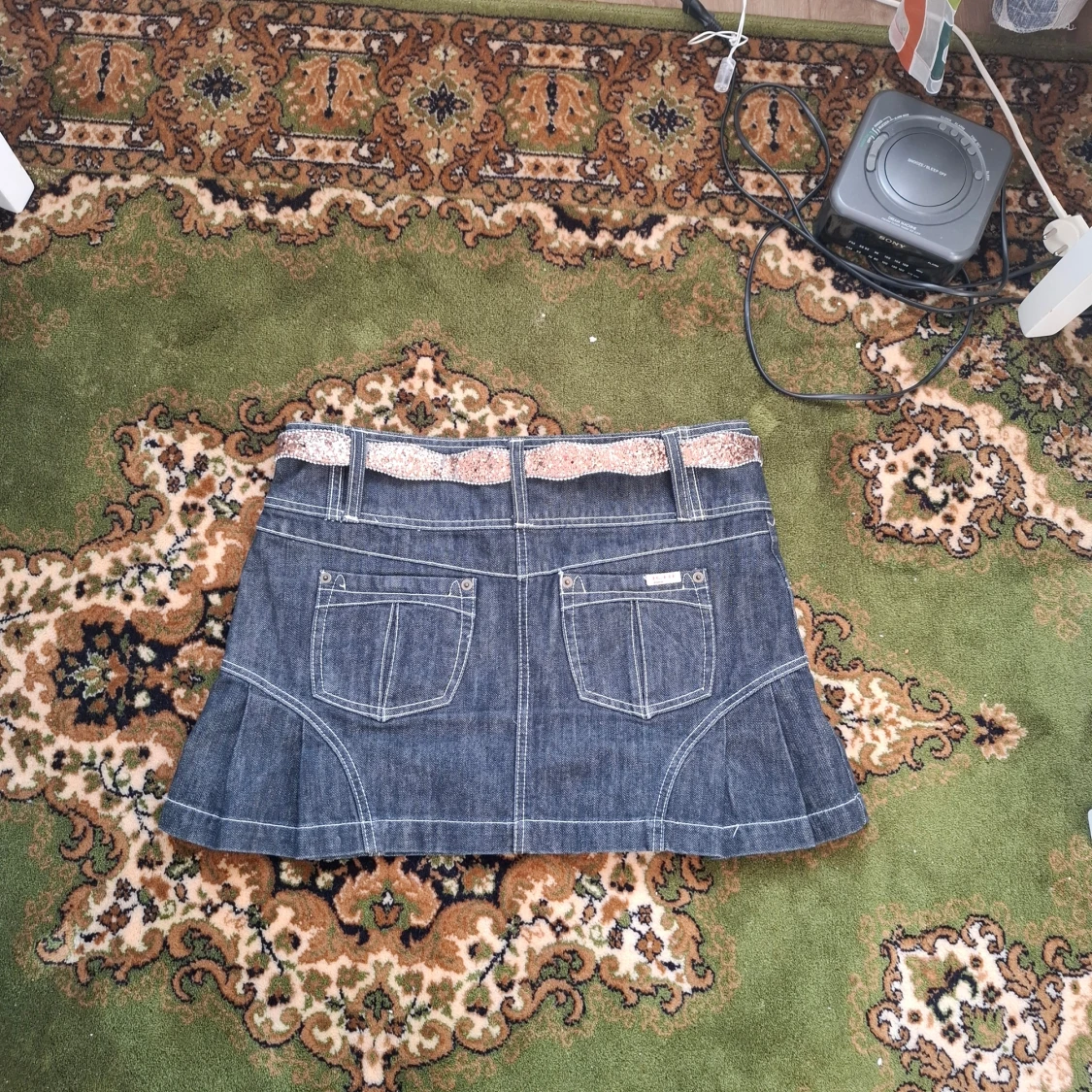 Jeanskjol med glittrigt bälte - 2