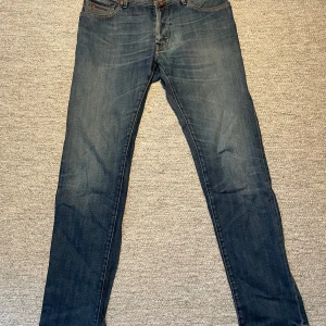 Jacob cohën  - Riktigt feta Jacob cohen jeans storlek w33-34 passar 32-33 i riktigt bra skick. Riktigt bra till sommaren.