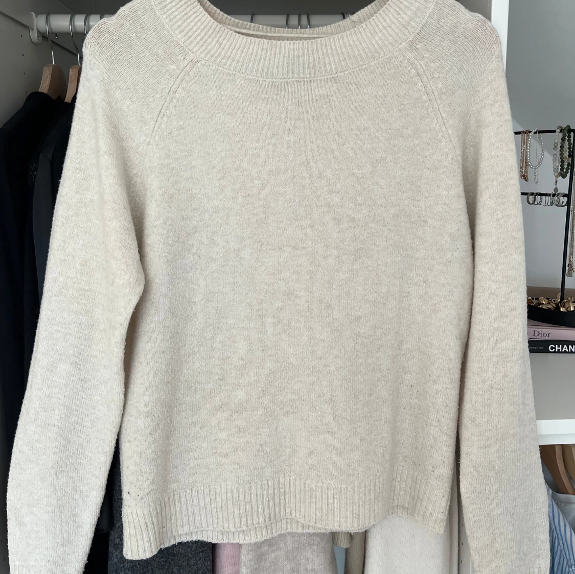 Vit,beige stickad tröja - 1