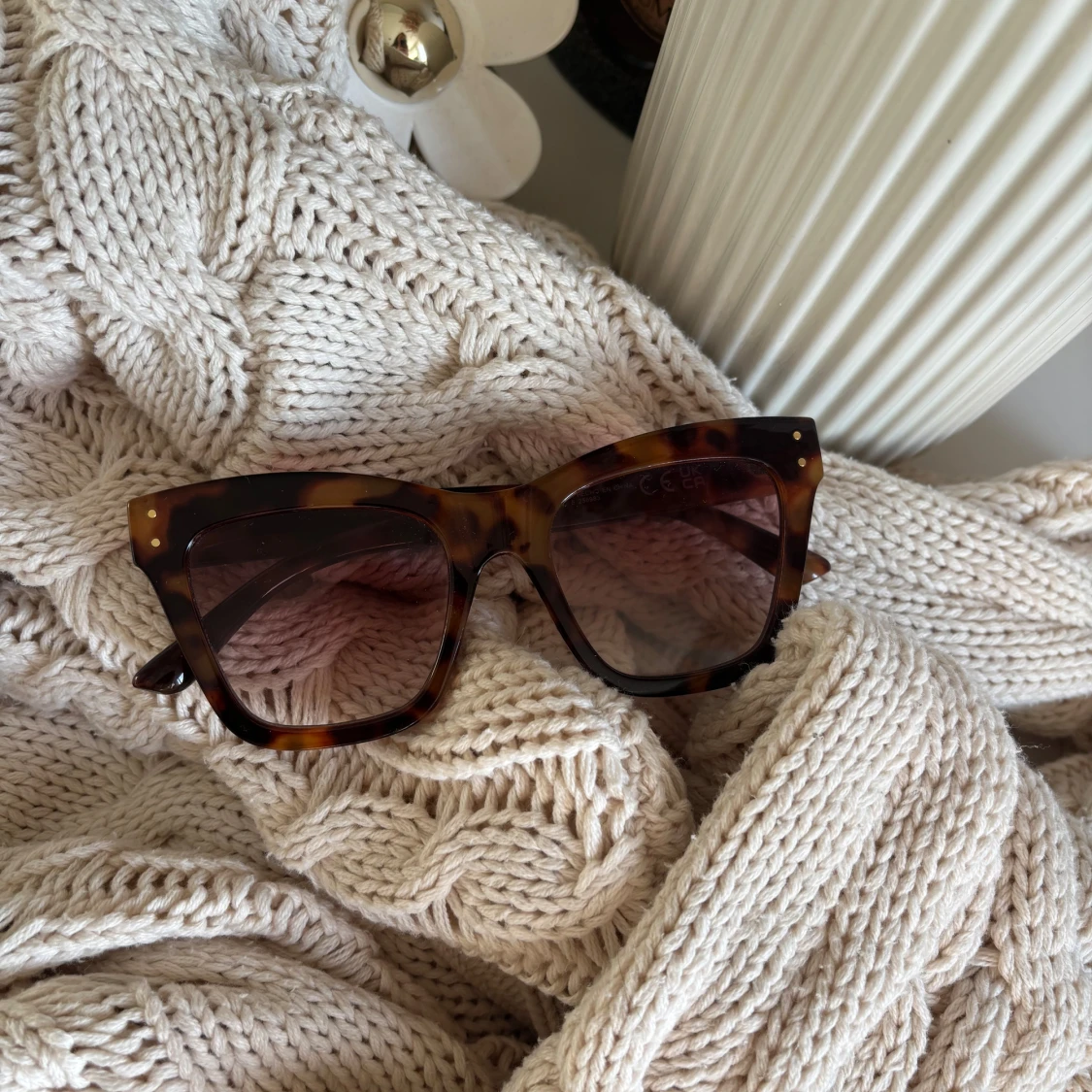 Turtle-mönstrade solglasögon