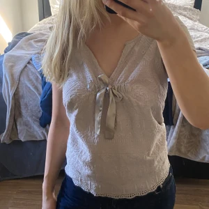 så söt odd molly blus - så söt kortärmad odd molly blus i storleken 415, jag har alltid xs/s 🍸🙌🏼🌻