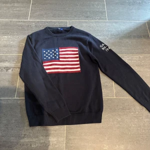 Gant tröja - Gant tröja, i princip helt ny, exakt samma som polo tröjan, fast ännu billigare, lägg ett bud eller köp direkt!!