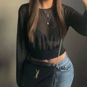 Svart blus - Svart blus gina tricot