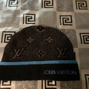 Louis Vuitton - Alla priser kan diskuteras.