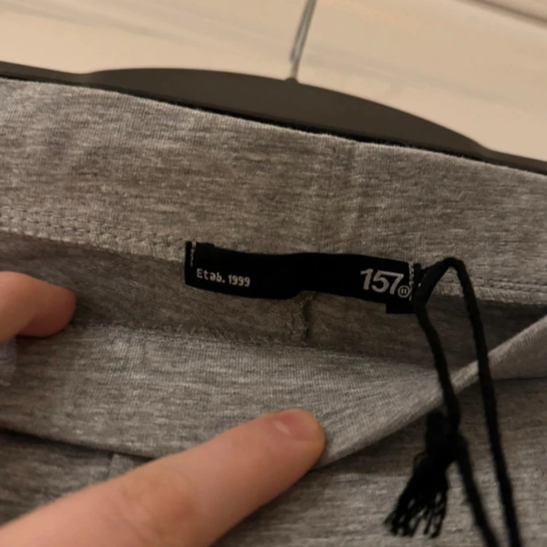 Grå mjukisbyxor från 157 - 2