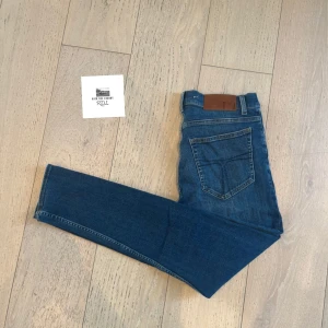Tiger of Sweden jeans  - Tiger of Sweden jeans | Size - W31 L30 |  | Pris - 199kr | Modellen är ca 182cm lång | Fraktar via postnord eller instabox på köparens bekostnad | Hör av dig vid minsta fråga eller fundering // 