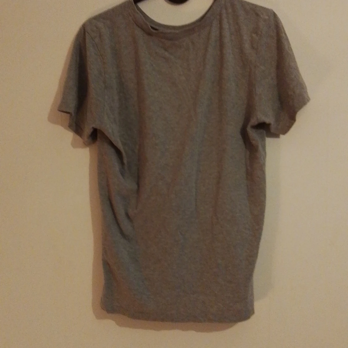 Grå t-shirt från Calvin Klein - 1