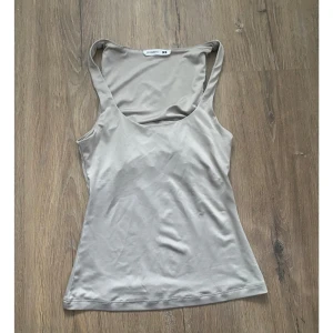 Beige hudtät topp - Nästan oanvänd