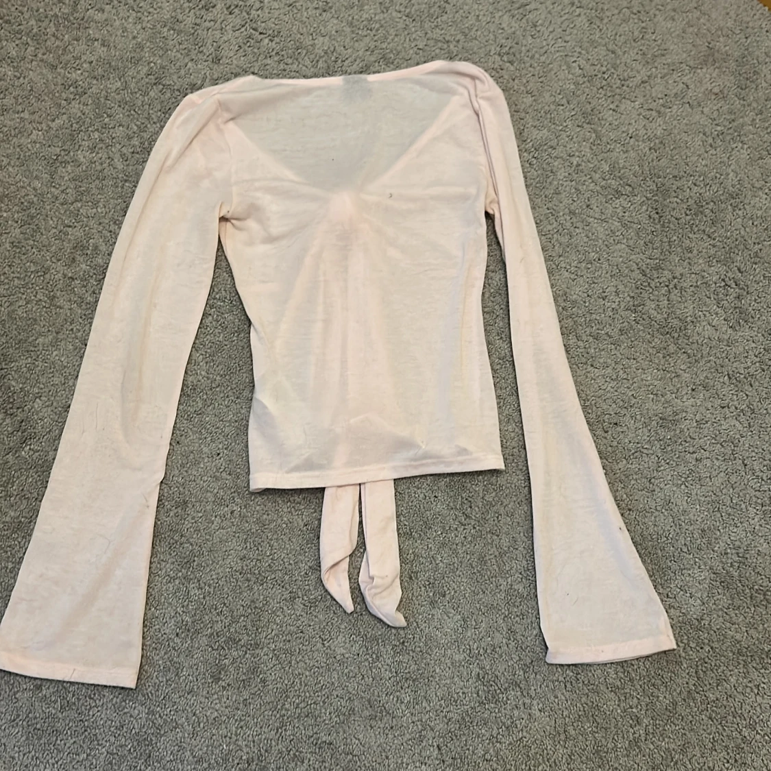 Ljusrosa knytblus från Gina Tricot - 1