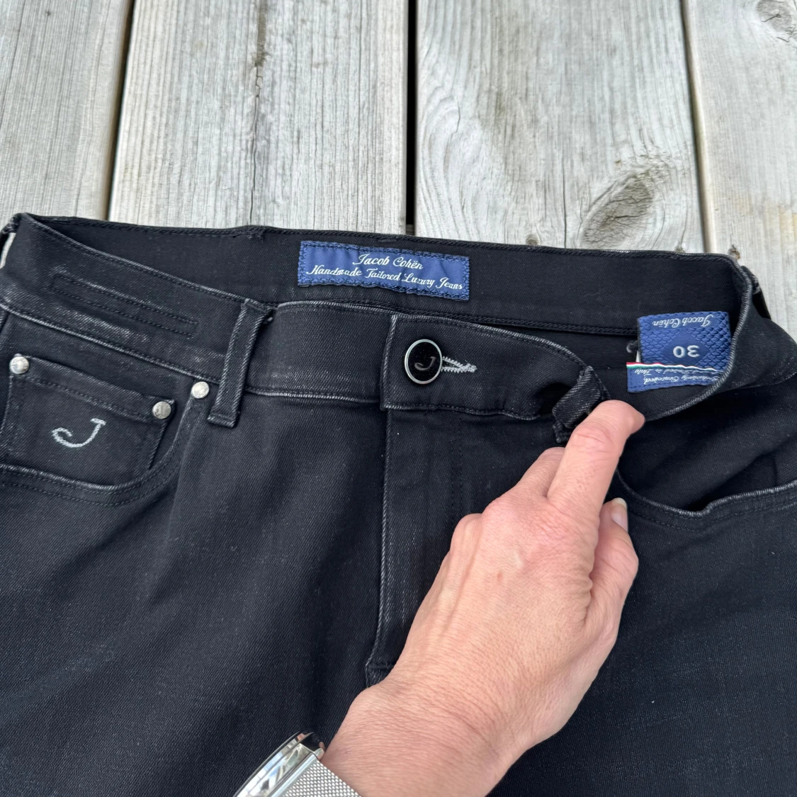 Svarta utsvängda jeans från Jacob Cohen