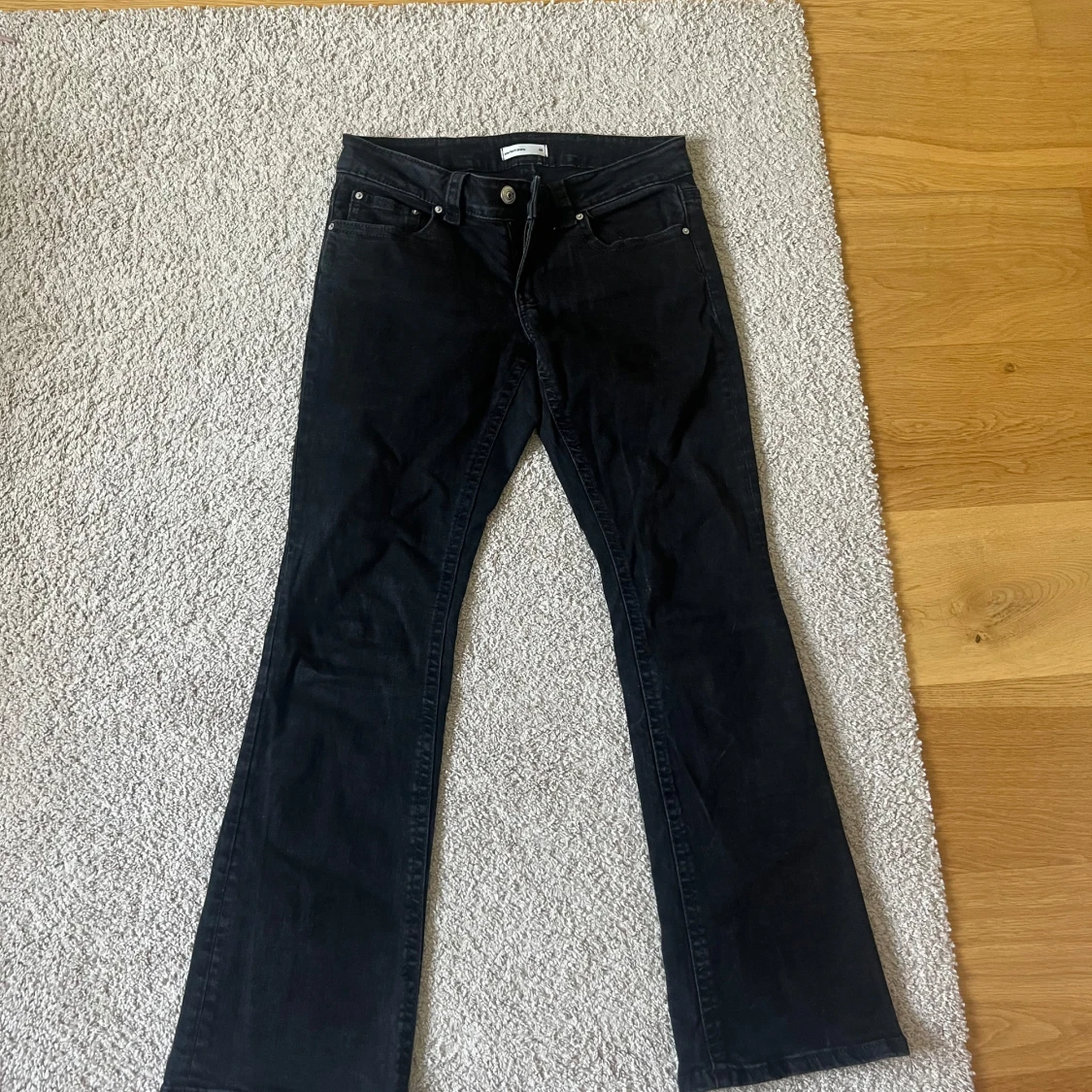 Svarta bootcut jeans från Gina Tricot