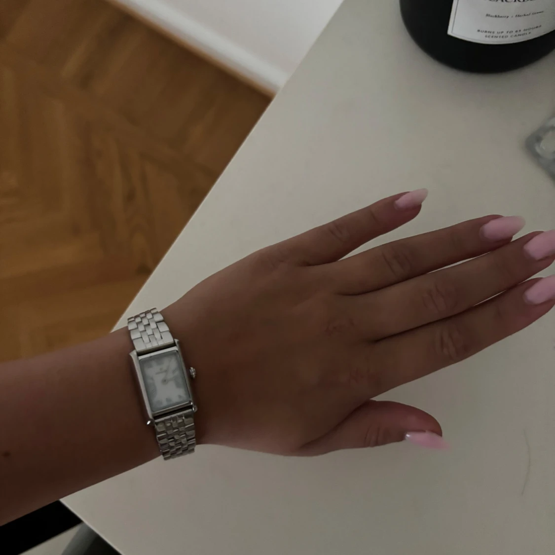 Snygg silverfärgad klocka från Mockberg - 3